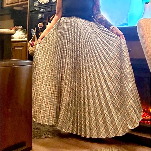 Beverly Paige long plaid skirt size XS - Picture 2 of 11